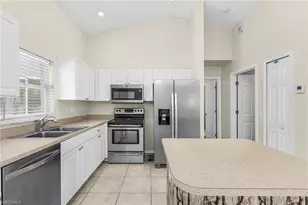 5215 SW 16th Pl, Cape Coral, FL 33914 - Photo 7