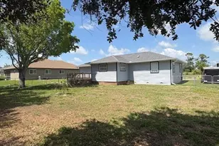 818 SW 8th Ct, Cape Coral, FL 33991 - Photo 17