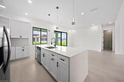 29 Trafalgar Pkwy, Cape Coral, FL 33991 - Photo 11