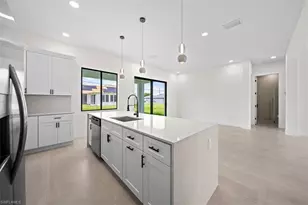 29 Trafalgar Pkwy, Cape Coral, FL 33991 - Photo 11