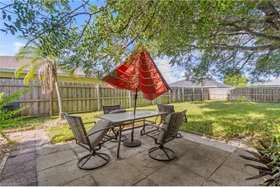 1402 SE 8th Pl, Cape Coral, FL 33990 - Photo 23