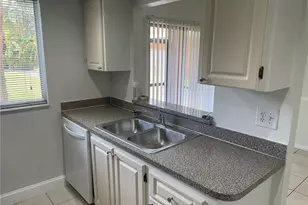 12656 Kenwood Ln, Fort Myers, FL 33907 - Photo 7