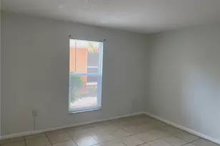 12656 Kenwood Ln, Fort Myers, FL 33907 - Photo 15