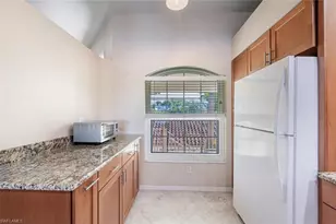 242 Newport Dr, Naples, FL 34114 - Photo 7