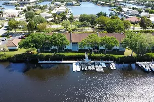 242 Newport Dr, Naples, FL 34114 - Photo 3