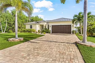 3742 Tangelo Dr, Saint James City, FL 33956 - Photo 3