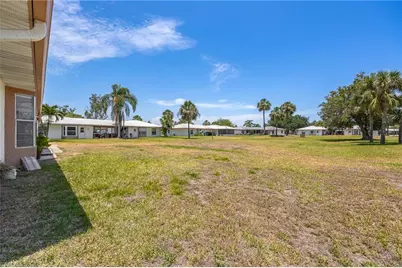 220 Oakmont Pkwy, Lehigh Acres, FL 33936 - Photo 31