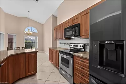 13648 Admiral Ct, Fort Myers, FL 33912 - Photo 11