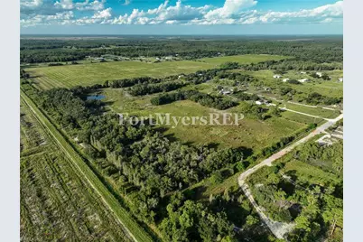 23910 Tinas Ln, Fort Myers, FL 33913 - Photo 23