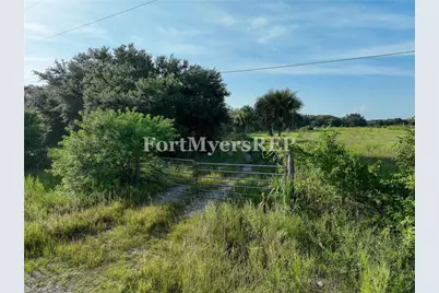 23910 Tinas Ln, Fort Myers, FL 33913 - Photo 13
