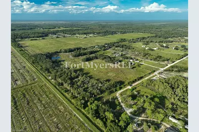 23910 Tinas Ln, Fort Myers, FL 33913 - Photo 25