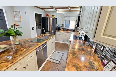3008 SW 3rd Pl, Cape Coral, FL 33914 - Photo 3