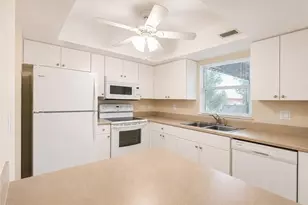 1138 SE 19th Ln, Cape Coral, FL 33990 - Photo 5