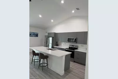 8041 Sherwood Cir E, Labelle, FL 33935 - Photo 5