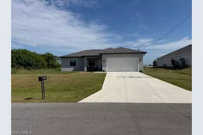 8041 Sherwood Cir E, Labelle, FL 33935 - Photo 1