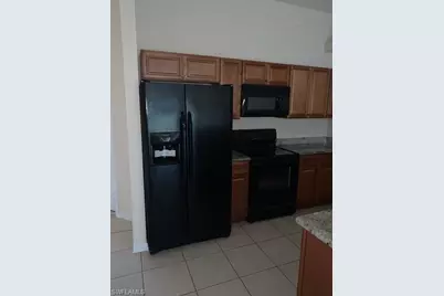 633 Hancock Bridge Pky, Cape Coral, FL 33990 - Photo 3