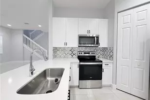 9045 Madrid Cir, Naples, FL 34104 - Photo 5