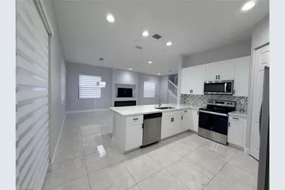 9045 Madrid Cir, Naples, FL 34104 - Photo 3