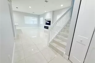 9045 Madrid Cir, Naples, FL 34104 - Photo 7