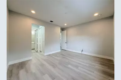 9045 Madrid Cir, Naples, FL 34104 - Photo 19