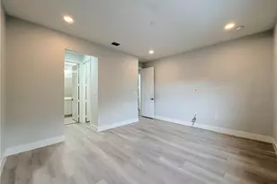 9045 Madrid Cir, Naples, FL 34104 - Photo 19