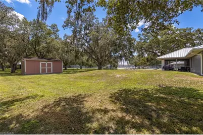311 S Oak St, Labelle, FL 33935 - Photo 31