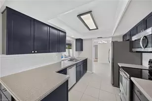 2112 SE 11th St, Cape Coral, FL 33990 - Photo 17