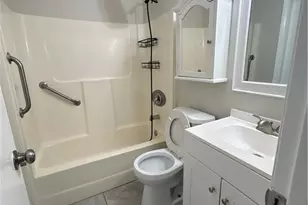 2018 NE 10th Pl, Cape Coral, FL 33909 - Photo 13
