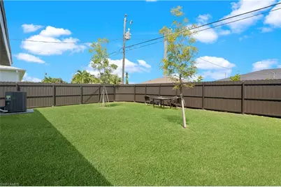 2917 SW Santa Barbara Pl, Cape Coral, FL 33914 - Photo 3