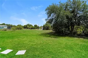 2706 51st St SW, Lehigh Acres, FL 33976 - Photo 13