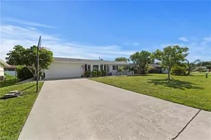 871 Entrada Dr S, Fort Myers, FL 33919 - Photo 31