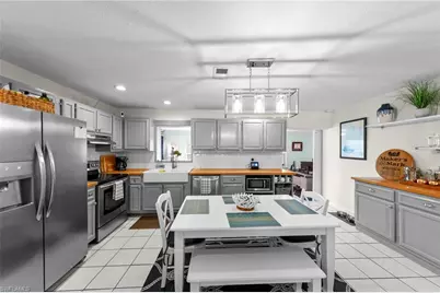 871 Entrada Dr S, Fort Myers, FL 33919 - Photo 9