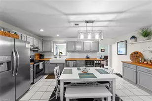 871 Entrada Dr S, Fort Myers, FL 33919 - Photo 9