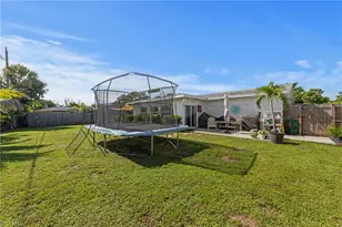871 Entrada Dr S, Fort Myers, FL 33919 - Photo 27