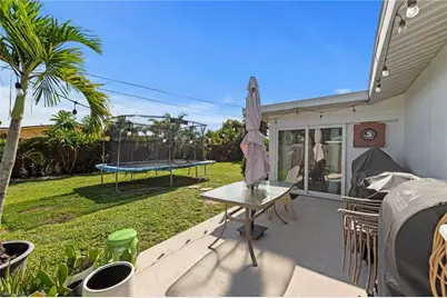 871 Entrada Dr S, Fort Myers, FL 33919 - Photo 25