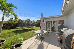 871 Entrada Dr S, Fort Myers, FL 33919 - Photo 25
