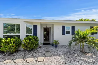 871 Entrada Dr S, Fort Myers, FL 33919 - Photo 3