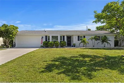 871 Entrada Dr S, Fort Myers, FL 33919 - Photo 1