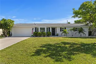 871 Entrada Dr S, Fort Myers, FL 33919 - Photo 1