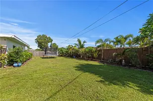 871 Entrada Dr S, Fort Myers, FL 33919 - Photo 29