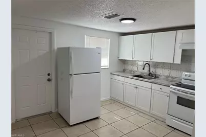 286-296 Lowell Ave #286, North Fort Myers, FL 33917 - Photo 9