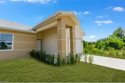 352 Pullman St, Lehigh Acres, FL 33974 - Photo 3
