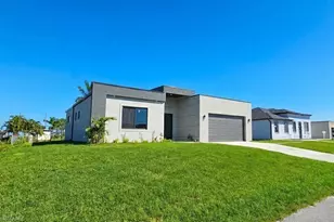 1027 Kismet Pkwy W, Cape Coral, FL 33993 - Photo 3