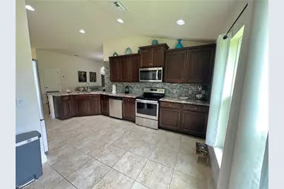 555 Sargent St, Lehigh Acres, FL 33972 - Photo 9
