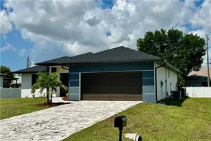 1318 NE 4th Pl, Cape Coral, FL 33909 - Photo 3
