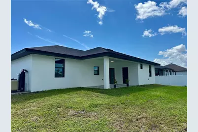 1318 NE 4th Pl, Cape Coral, FL 33909 - Photo 13