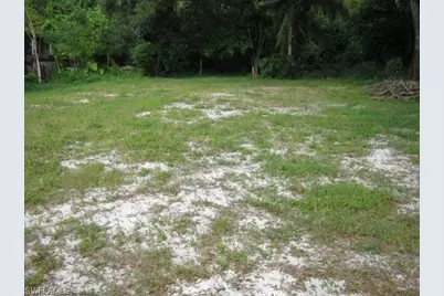 546 State St, North Fort Myers, FL 33903 - Photo 3