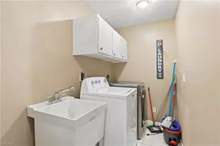128 SE 45th St, Cape Coral, FL 33904 - Photo 35