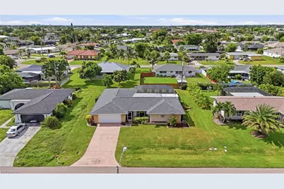 128 SE 45th St, Cape Coral, FL 33904 - Photo 3