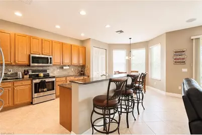 10471 Winged Elm Ln, Fort Myers, FL 33913 - Photo 9